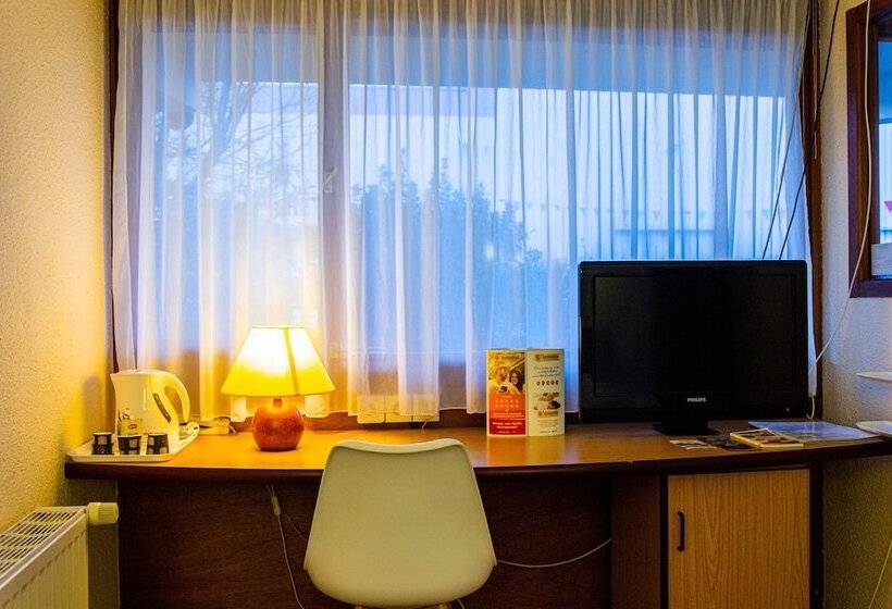 Номер Стандарт, Initial By Balladins La Rochesuryon