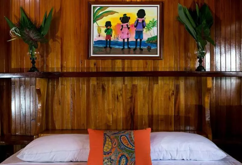 سوییت, La Isla Inn
