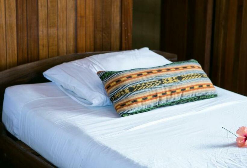 חדר משפחתי, La Isla Inn