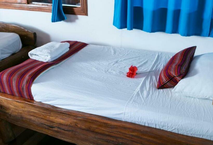 חדר משפחתי, La Isla Inn