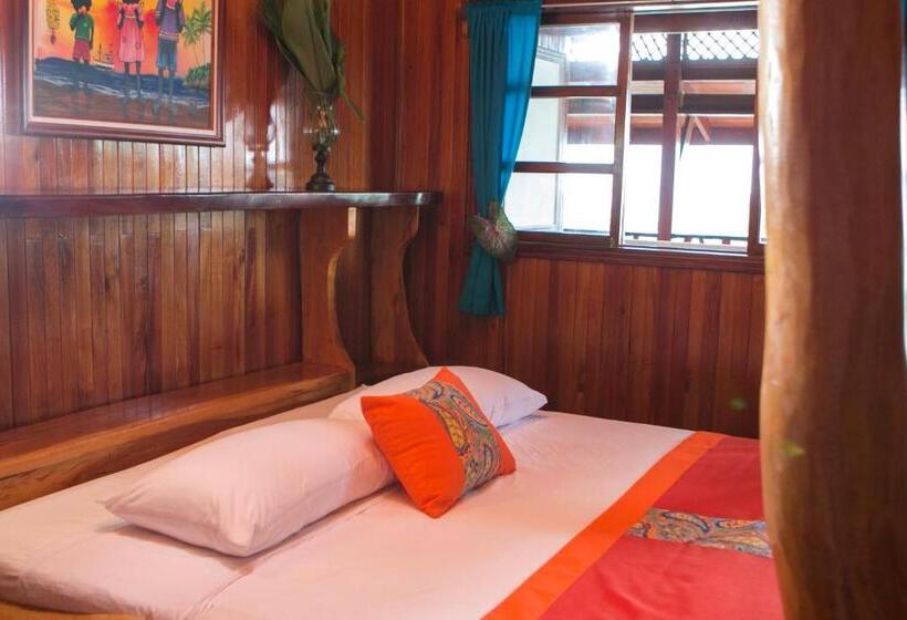 סוויטה, La Isla Inn