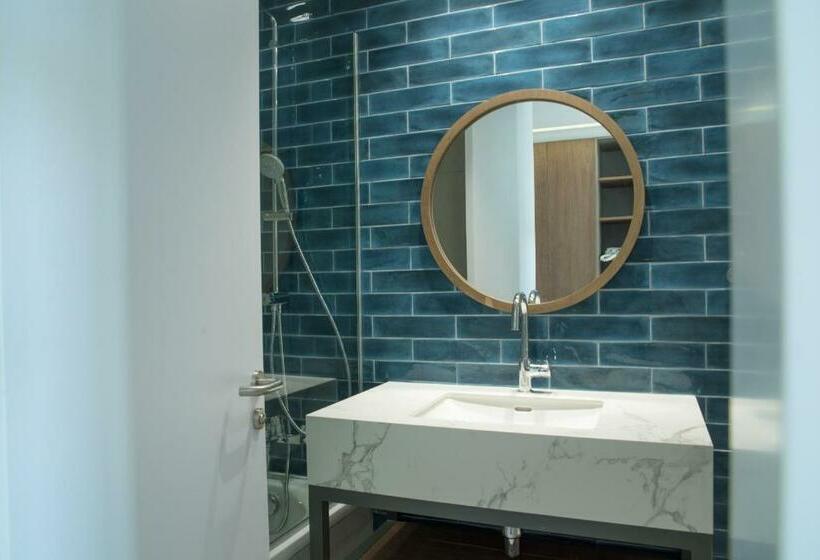 스탠다드 룸, Mandali