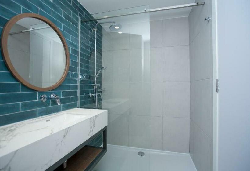 패밀리 룸, Mandali