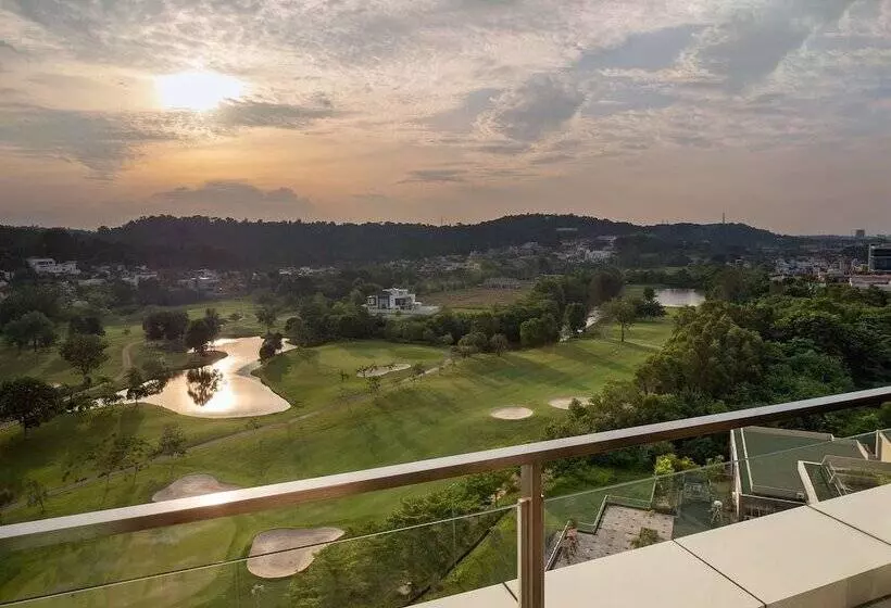 スタンダードスタジオ, Radisson Golf & Convention Center Batam
