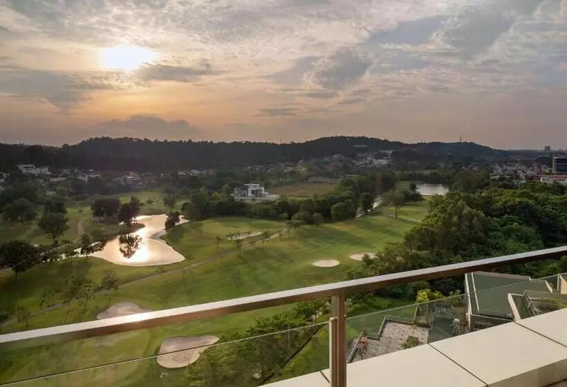 スタンダードスタジオ, Radisson Golf & Convention Center Batam