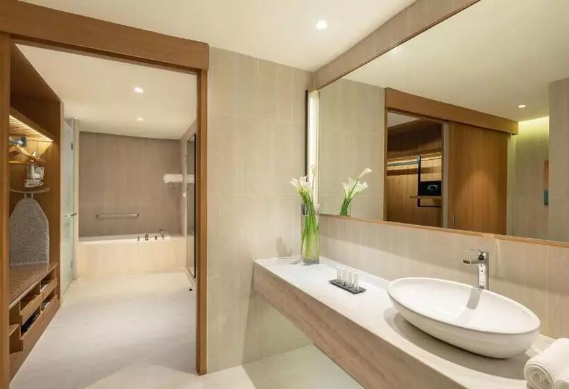 ゴルフ場の見えるスイートルーム, Radisson Golf & Convention Center Batam