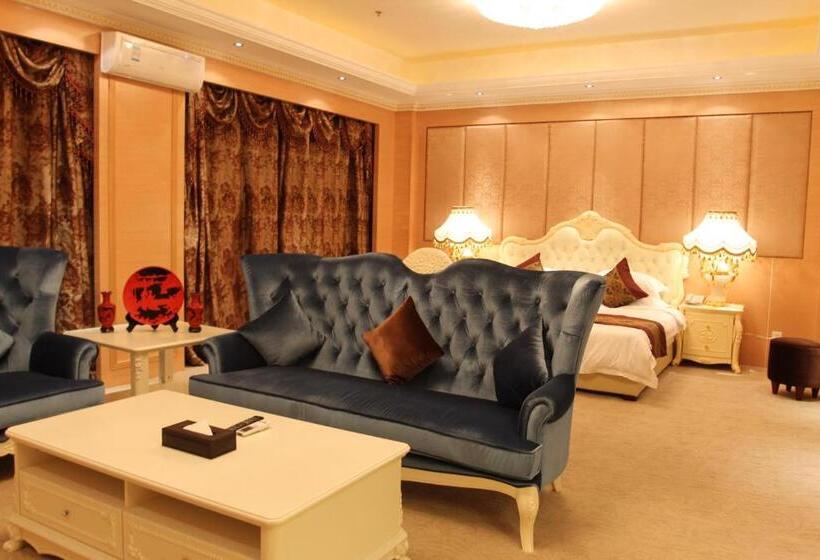 سوییت اجرایی, Sogecoa Golden Peacock