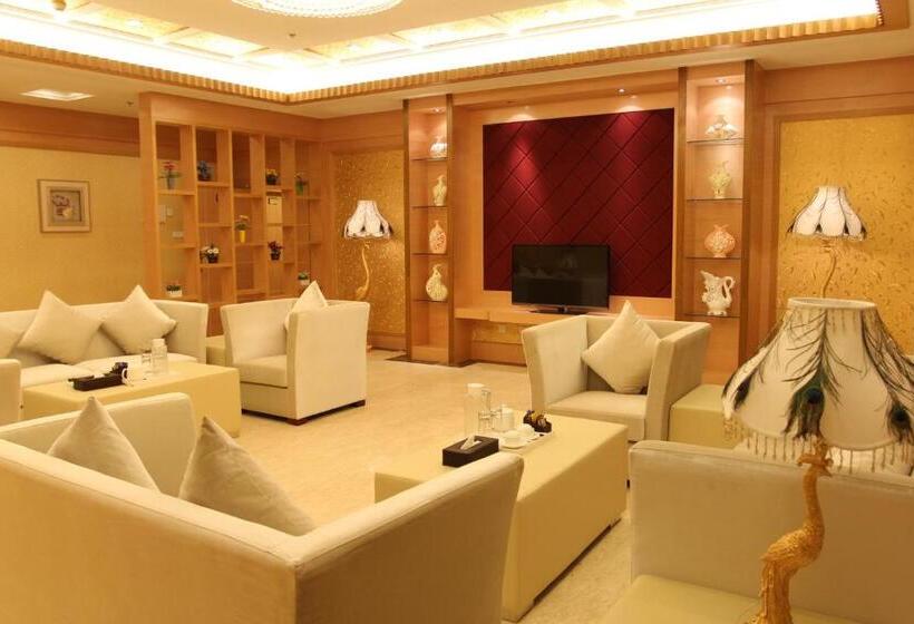 سوییت اجرایی, Sogecoa Golden Peacock