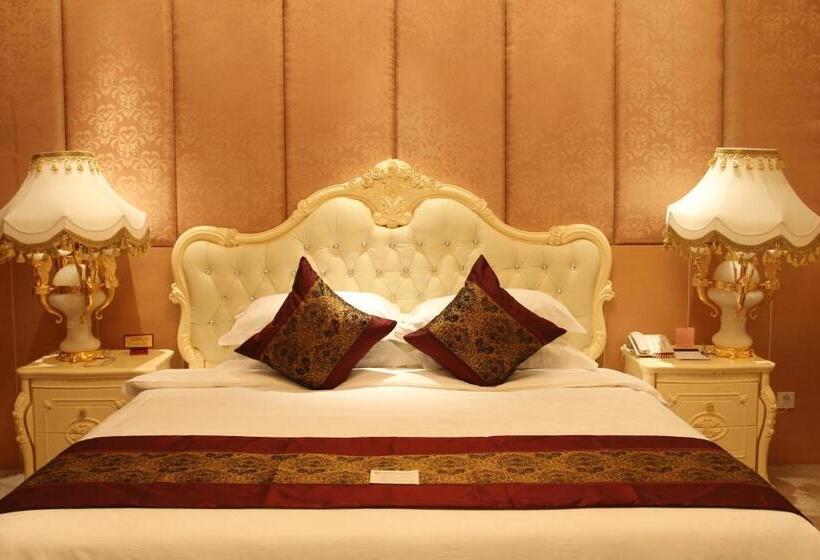 سوییت اجرایی, Sogecoa Golden Peacock