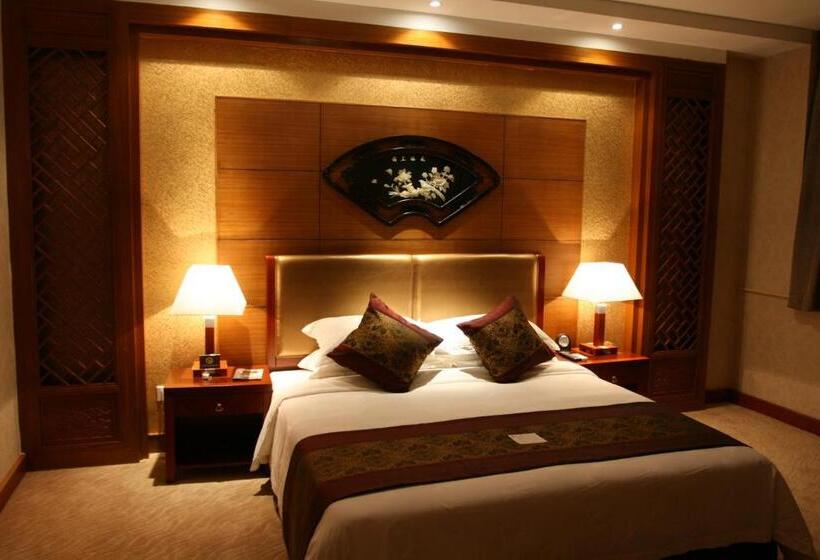 سوییت اجرایی, Sogecoa Golden Peacock