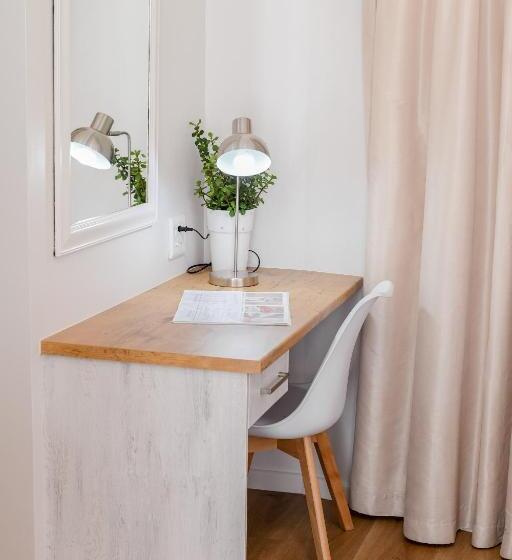 デラックスルーム, Four Palms Accommodation