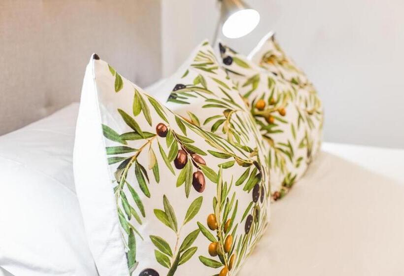 デラックスルーム, Four Palms Accommodation