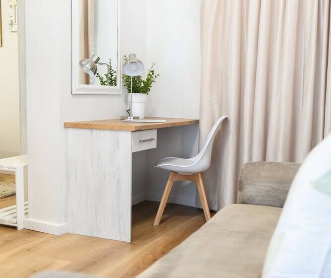 デラックスルーム, Four Palms Accommodation