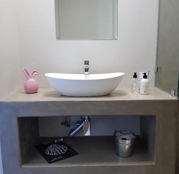 デラックスルーム, Four Palms Accommodation