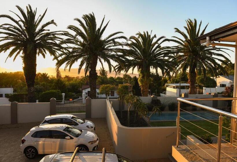 デラックスルーム, Four Palms Accommodation