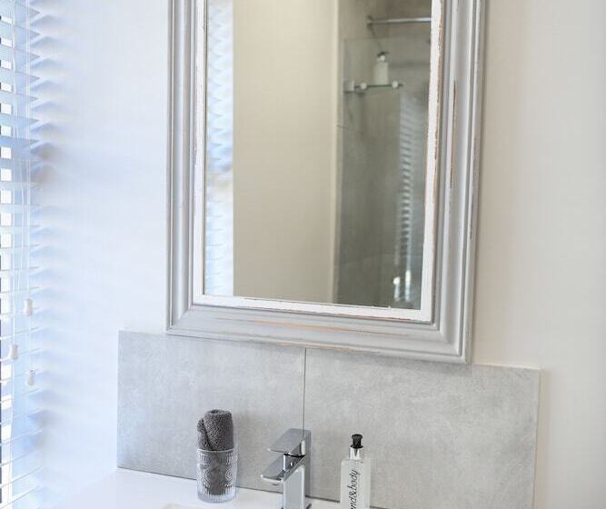 デラックスルーム, Four Palms Accommodation