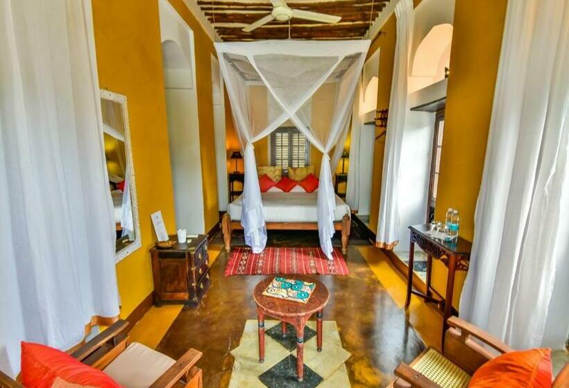 套房, Kholle House