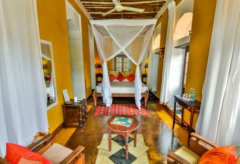 套房, Kholle House