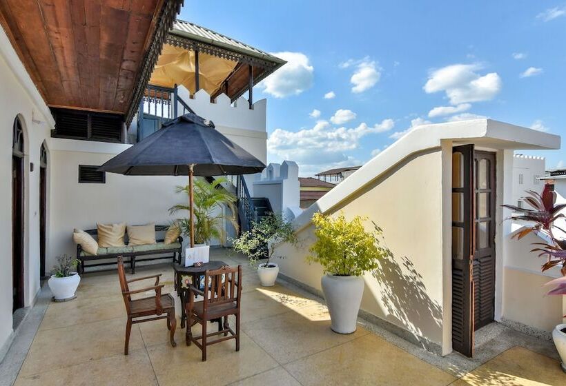 豪华房间, Kholle House