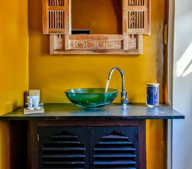 豪华房间, Kholle House