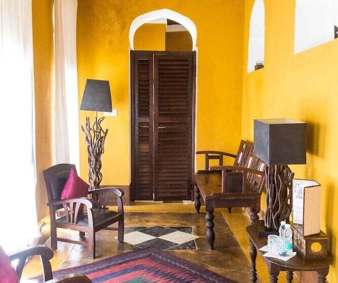 豪华房间, Kholle House