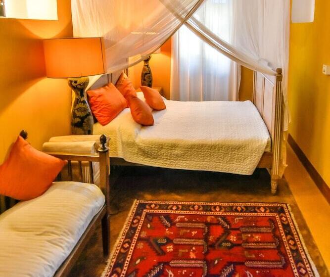 带双人床的经典房间, Kholle House