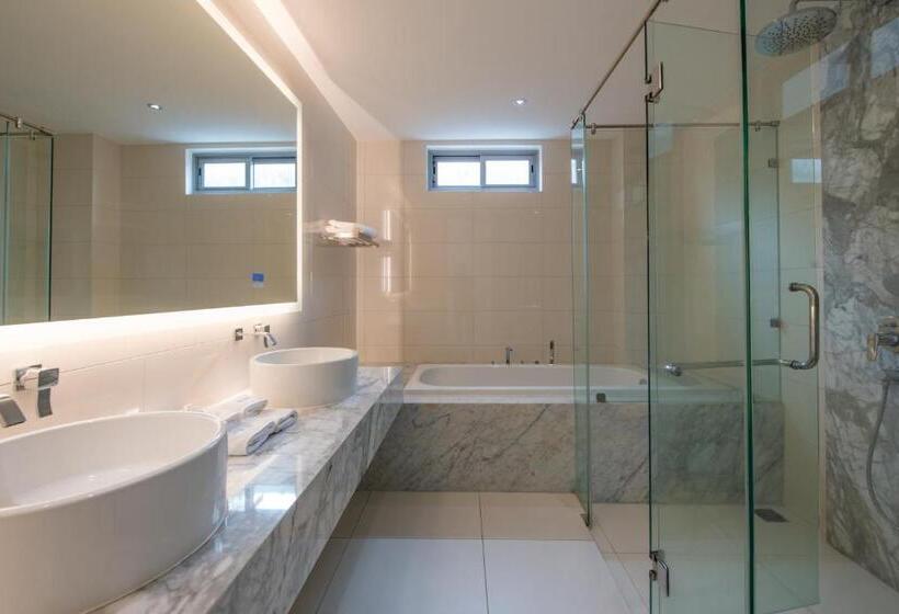 דירת חדר נוף לים, The View Phuket By Resava