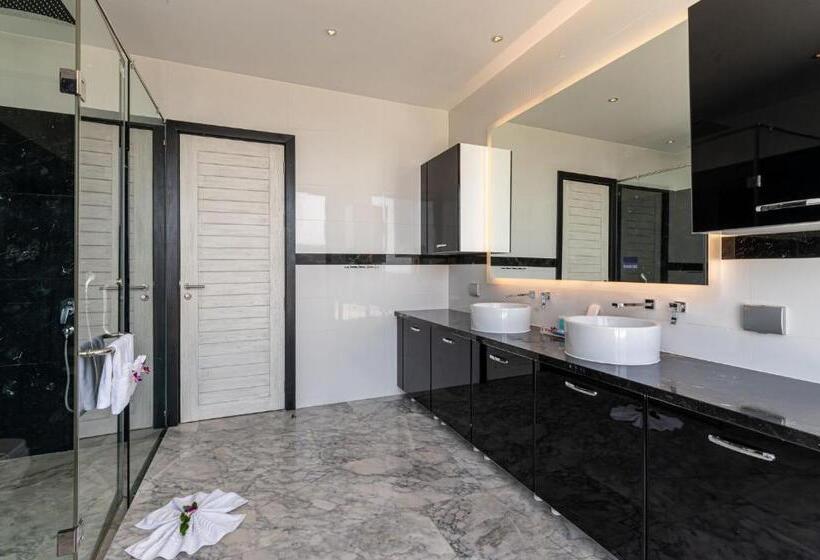 סוויטה אקזקיוטיב, The View Phuket By Resava