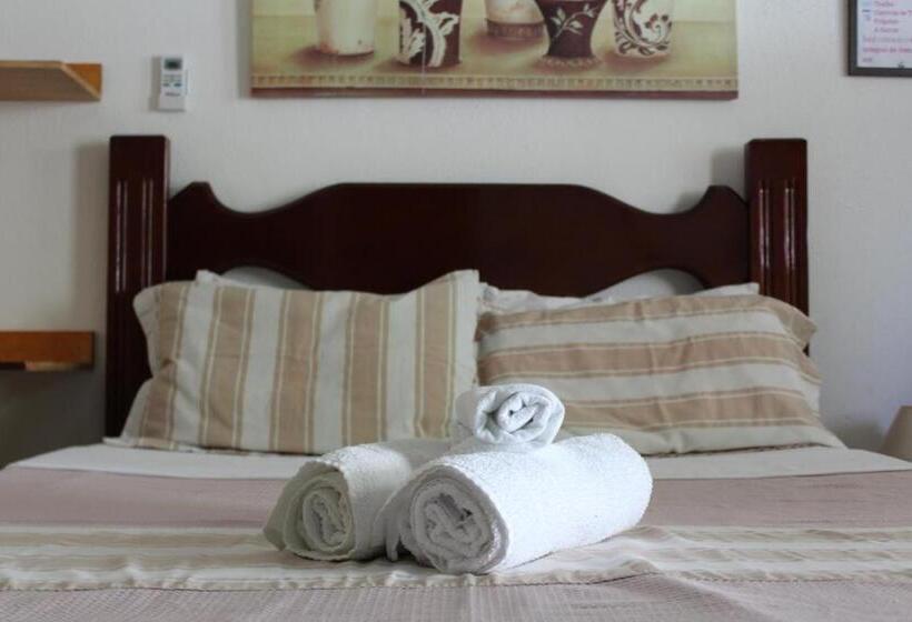 سوییت با چشم‌انداز استخر, Pousada Cantinho De Minas