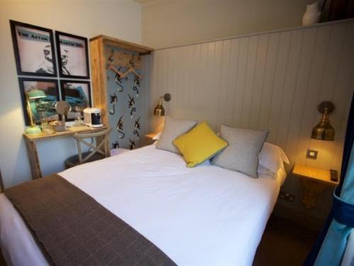 غرفة قياسية, Woodstock Arms