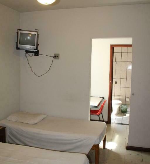 行政三人间, Aquarius