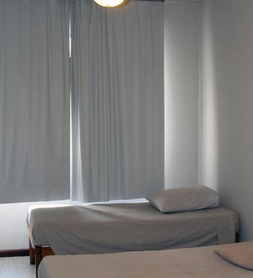 标准三人间, Aquarius