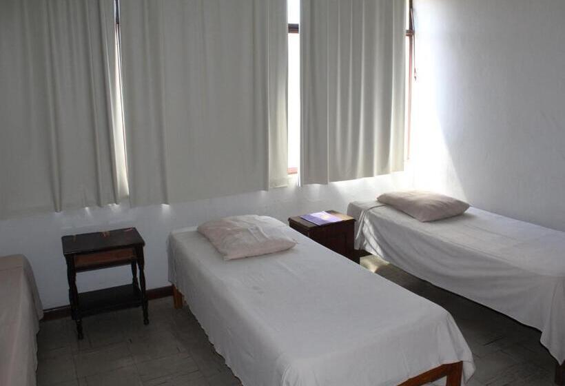 标准三人间, Aquarius