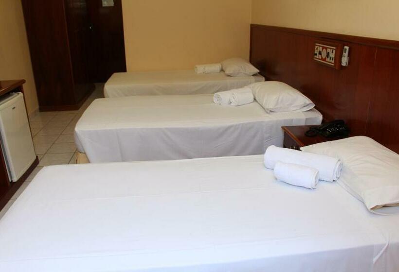 غرفة قياسية رباعية, Fênix Plaza