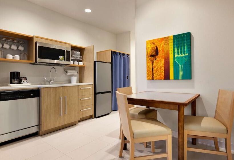 Suite Accessibile ai persone con mobilità ridotta, Home2 Suites By Hilton Destin