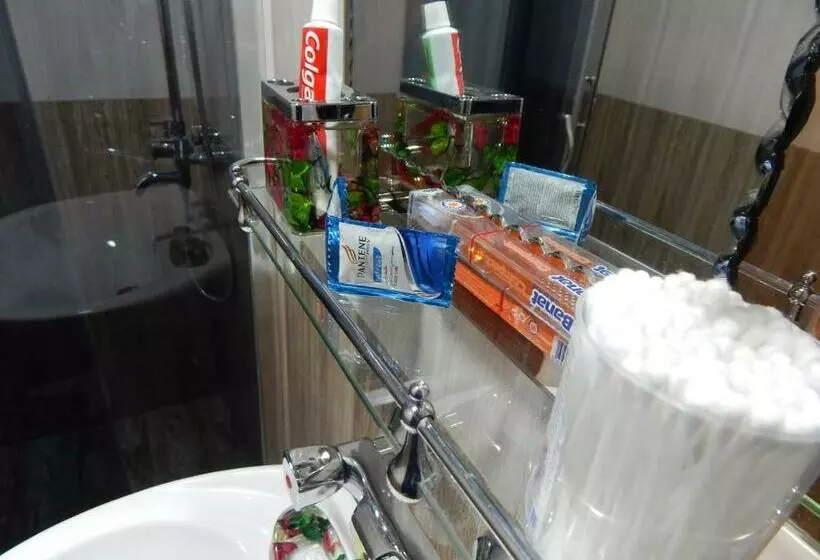 اتاق راحتی, Lux Palace