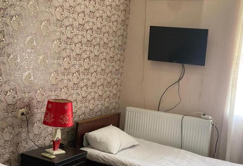 高级家庭房间, Mariana