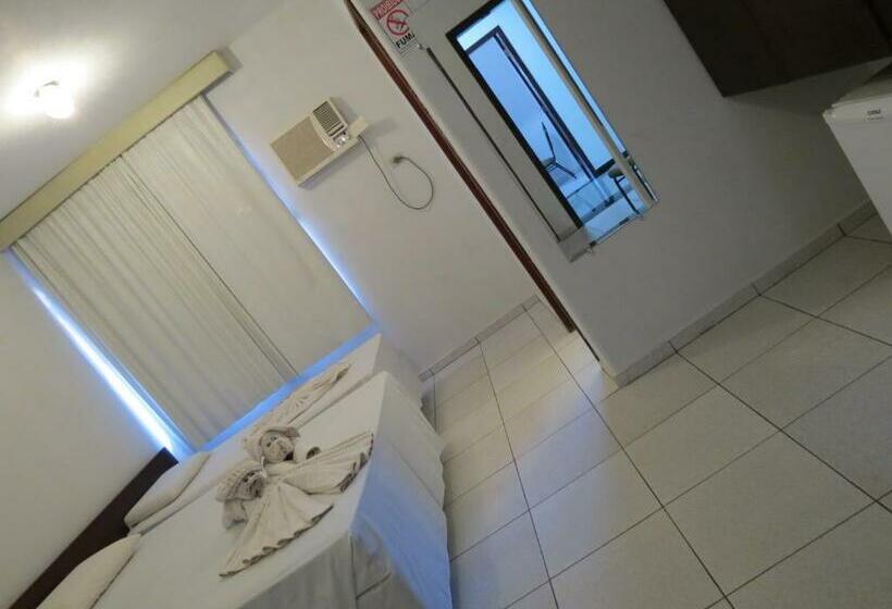 标准三人间, Monalisa