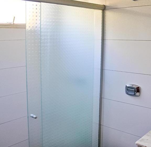 标准三人间, Monalisa