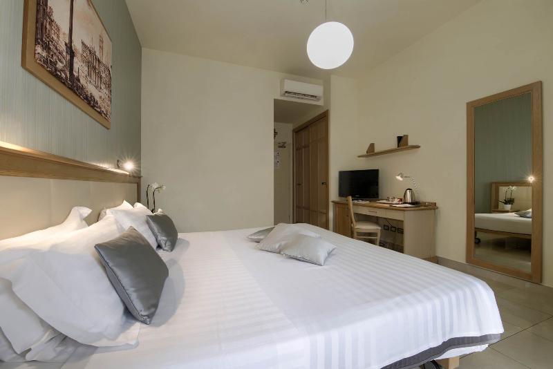 四人标准间, Monalisa