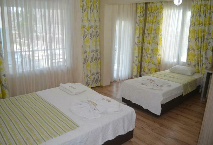 Quarto Triplo Estandar, Mostar