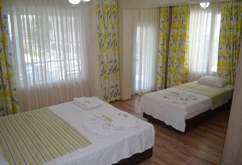 Quarto Triplo Estandar, Mostar