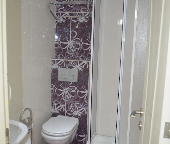 Quarto Quádruplo Estandar, Mostar