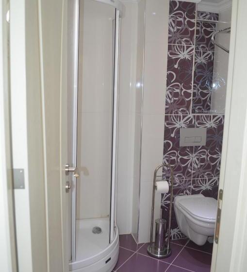 Quarto Triplo Estandar, Mostar