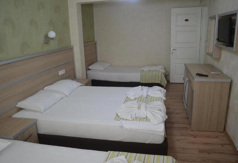 Quarto Quádruplo Estandar, Mostar