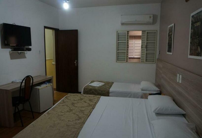 标准三人间, Rhud S