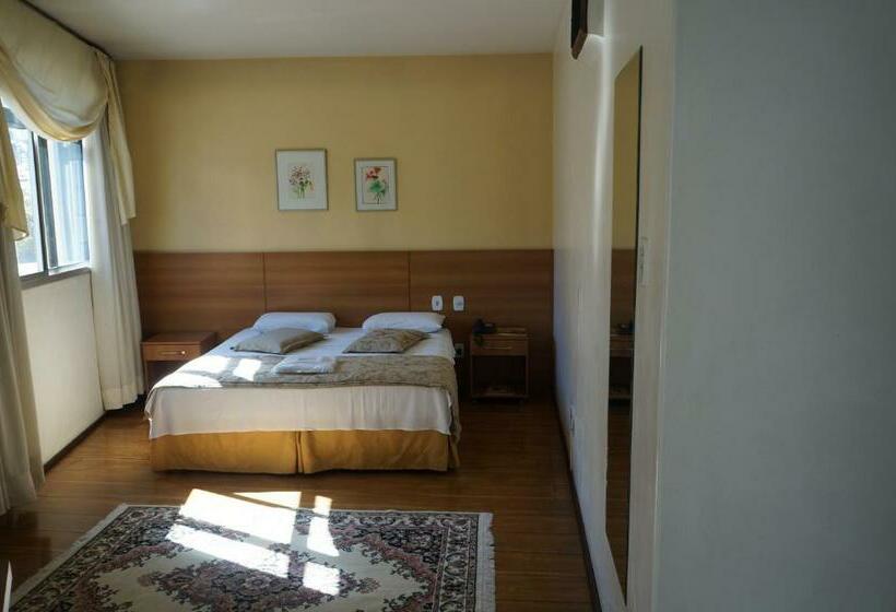 四人标准间, Rhud S