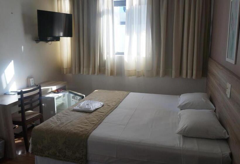 标准单人间, Rhud S