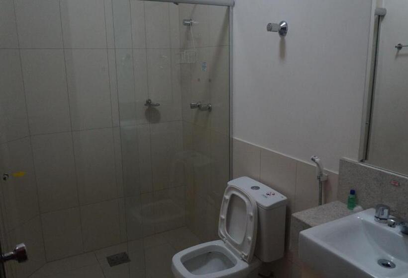 标准单人间, Rhud S