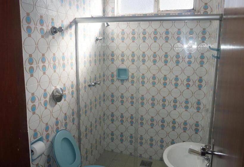 标准单人间, Rhud S